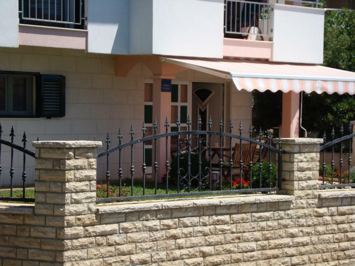 Apartman Strk Sukošan Екстериор снимка