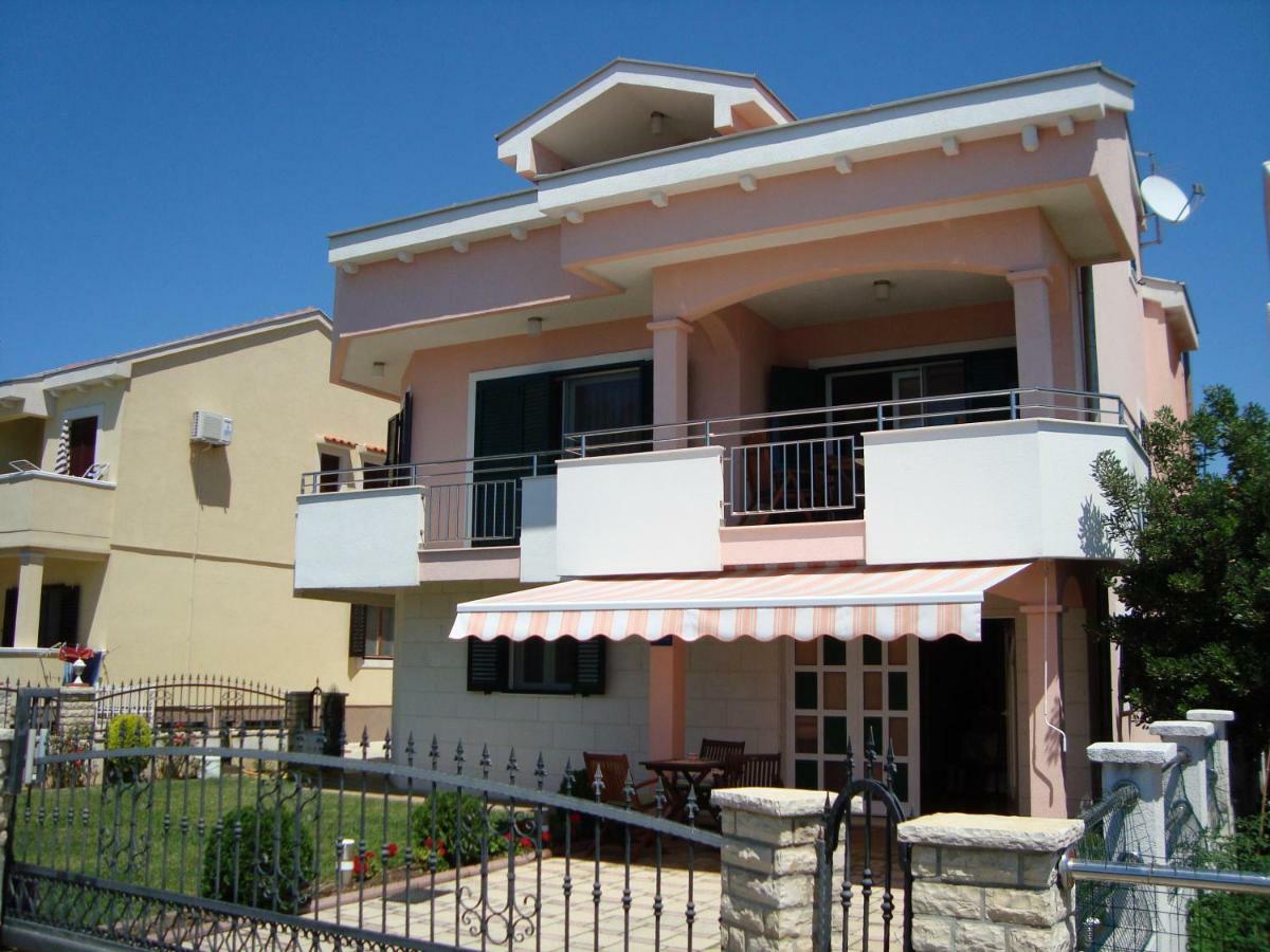 Apartman Strk Sukošan Екстериор снимка